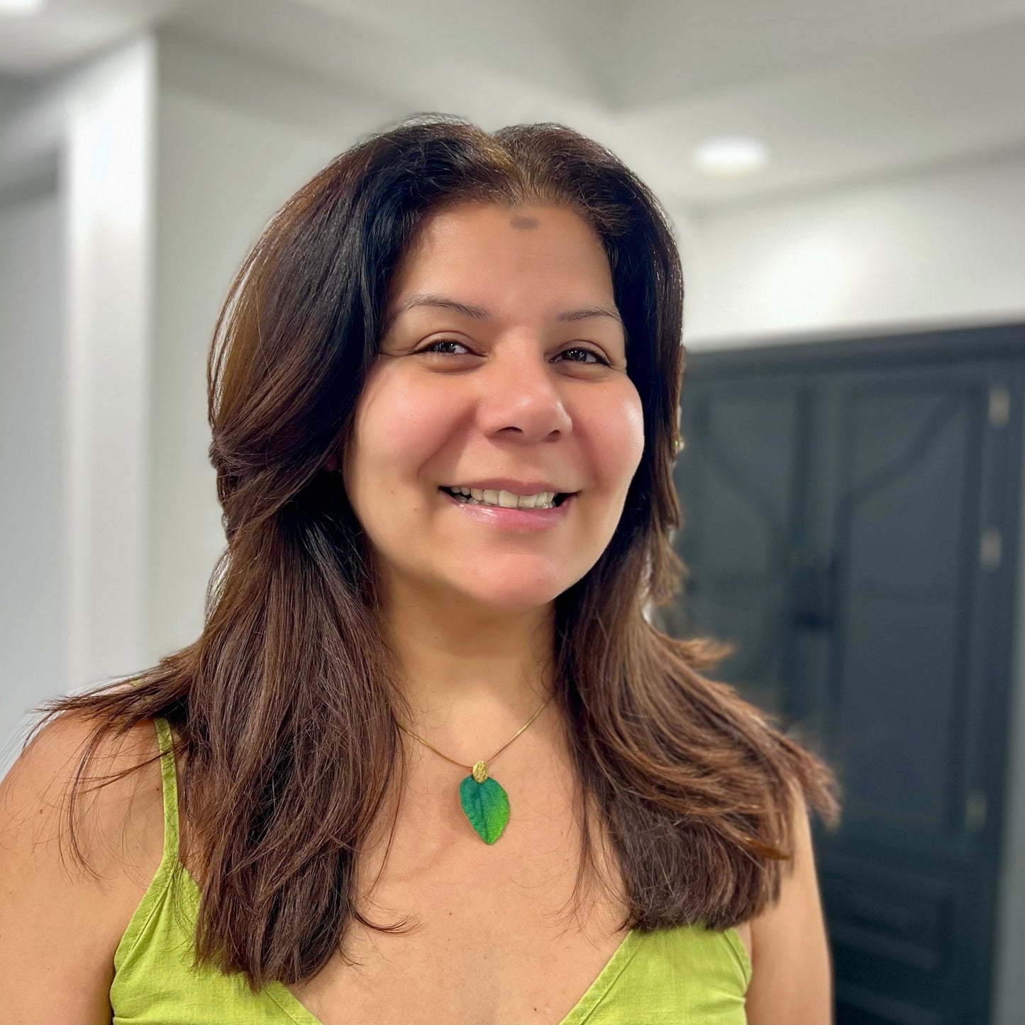 ROSANA LEAF NECKLACE