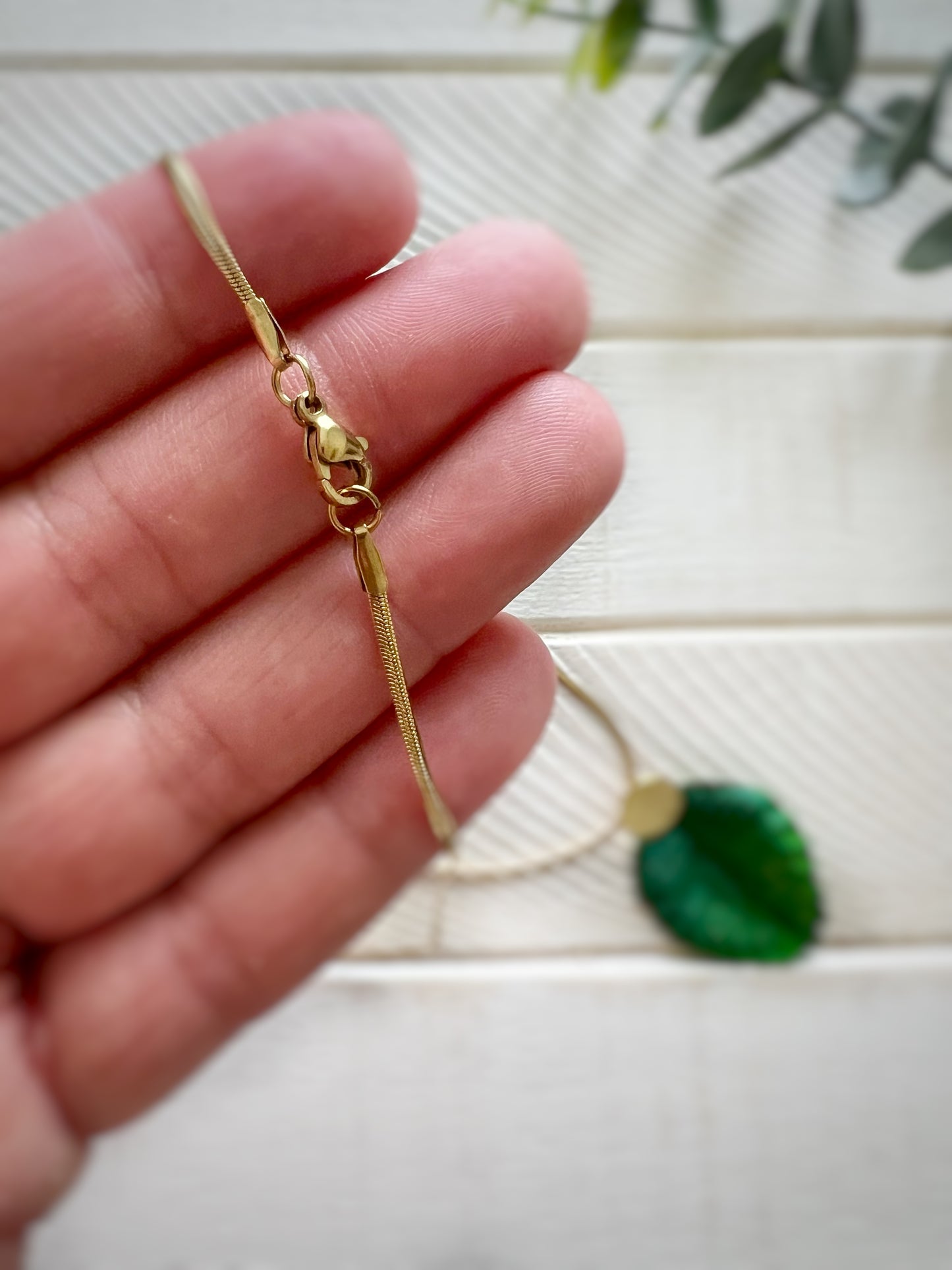 ROSANA LEAF NECKLACE