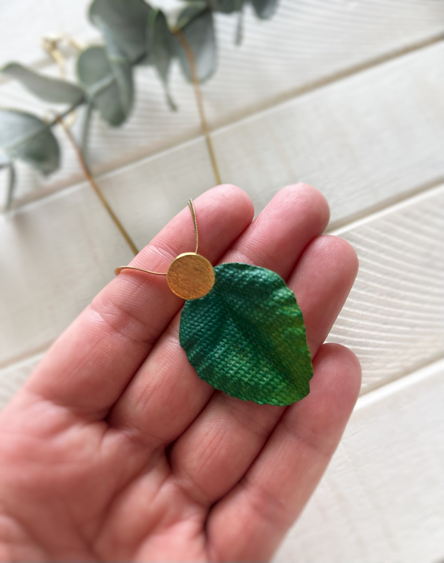 ROSANA LEAF NECKLACE