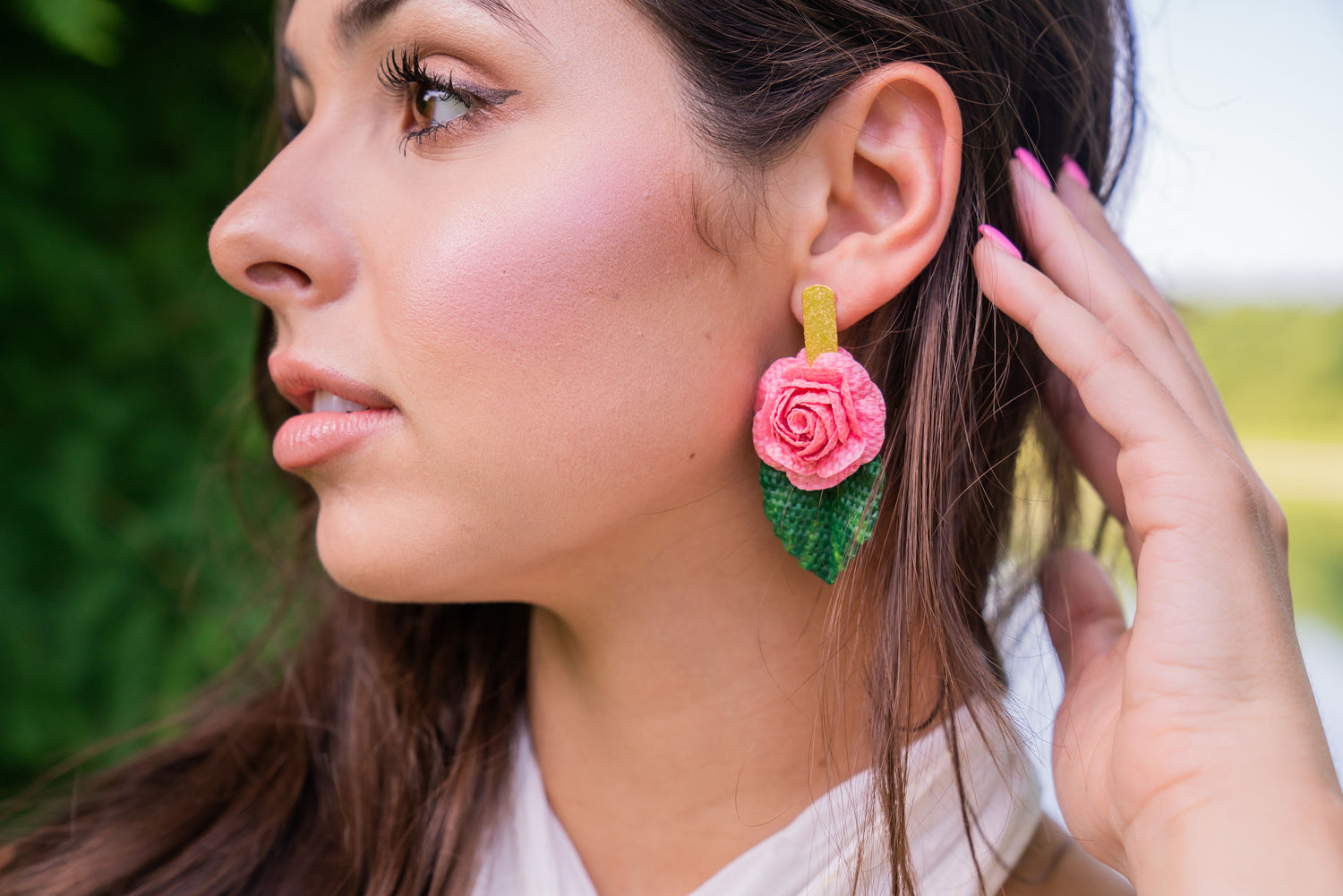 Our brand offers a variety of eco-friendly and handcrafted jewelry made with natural materials and textures that perfectly balance sustainability within the fashion industry to drive demand from environmentally savvy-customers.