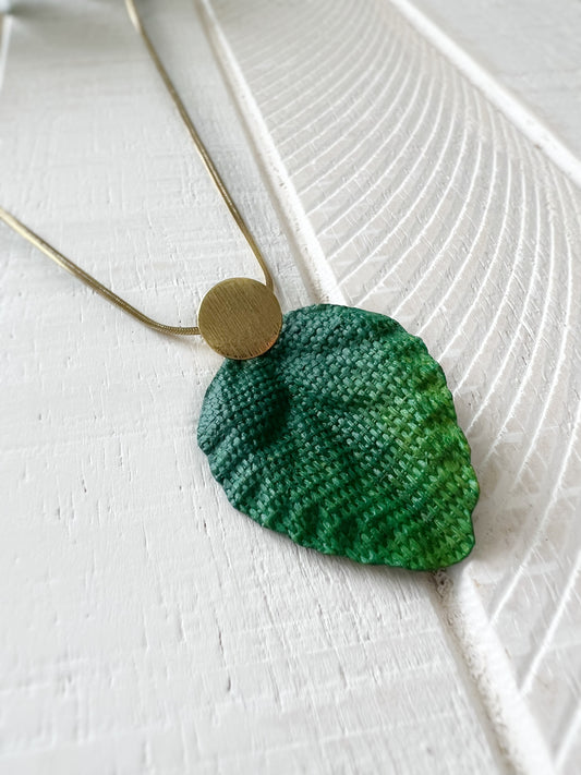 ROSANA LEAF NECKLACE