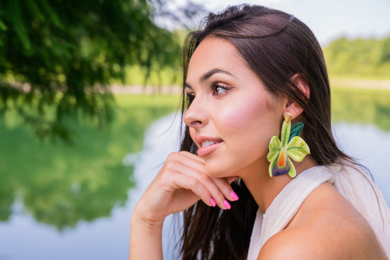 Why VR Seeds and Fruits? Behind each of our jewels, there is a story, and behind each story, a memory that plays in perfect harmony with fashion and sustainability.  Allow the color of our jewelry to captivate each and every one of your senses!